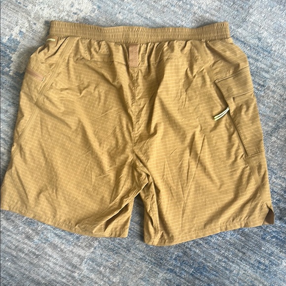 lululemon athletica Men's Tan Hike to Swim Shorts - Picture 3 of 8